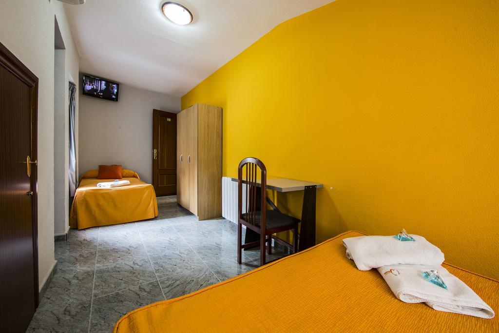Hostal Escala Luna سلامنكا المظهر الخارجي الصورة